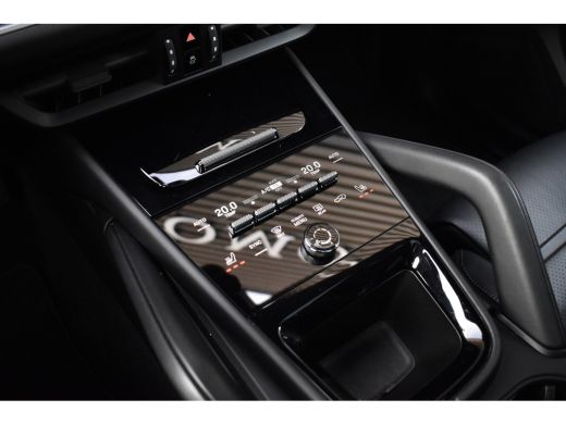 Porsche Cayenne 3.0 E-Hybrid 470pk SportDesign | Pano | Bijrij. Display | Matrix | ACC | 22'' Wielen | Trekhaak |... ActivLease financial lease