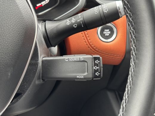 Renault Captur 1.0 TCe 90 Intens Clima/Trekhaak/Camera/LED/Cruise/Navi/Audio ActivLease financial lease