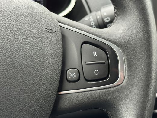 Renault Clio Estate 0.9 TCe Limited Navigatie/Trekhaak/Dab/Cruise/PDC/Getint glas  APK t/m 18-10-2027 ActivLease financial lease