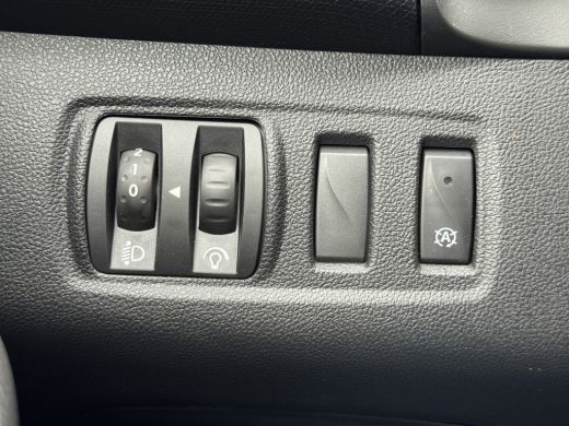 Renault Clio Estate 0.9 TCe Limited Navigatie/Trekhaak/Dab/Cruise/PDC/Getint glas  APK t/m 18-10-2027 ActivLease financial lease