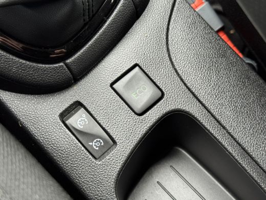 Renault Clio Estate 0.9 TCe Limited Navigatie/Trekhaak/Dab/Cruise/PDC/Getint glas  APK t/m 18-10-2027 ActivLease financial lease