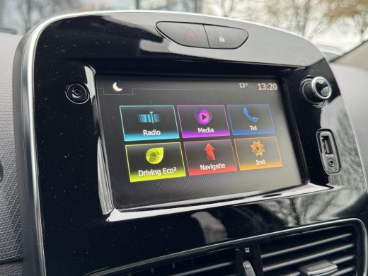 Renault Clio Estate 0.9 TCe Limited Navigatie/Trekhaak/Dab/Cruise/PDC/Getint glas  APK t/m 18-10-2027 ActivLease financial lease