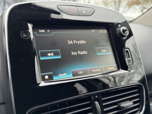 Renault Clio Estate 0.9 TCe Limited Navigatie/Trekhaak/Dab/Cruise/PDC/Getint glas  APK t/m 18-10-2027 ActivLease financial lease