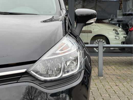 Renault Clio Estate 0.9 TCe Limited Navigatie/Trekhaak/Dab/Cruise/PDC/Getint glas  APK t/m 18-10-2027 ActivLease financial lease