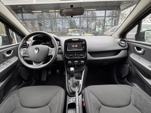 Renault Clio Estate 0.9 TCe Limited Navigatie/Trekhaak/Dab/Cruise/PDC/Getint glas  APK t/m 18-10-2027 ActivLease financial lease