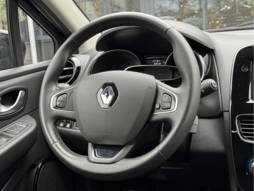 Renault Clio Estate 0.9 TCe Limited Navigatie/Trekhaak/Dab/Cruise/PDC/Getint glas  APK t/m 18-10-2027 ActivLease financial lease