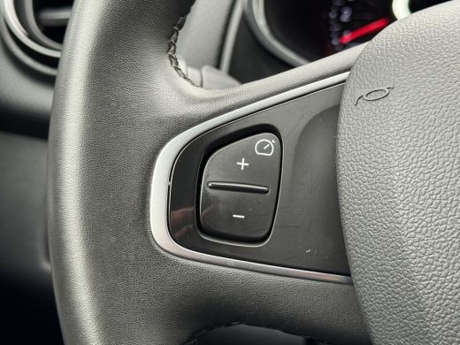 Renault Clio Estate 0.9 TCe Limited Navigatie/Trekhaak/Dab/Cruise/PDC/Getint glas  APK t/m 18-10-2027 ActivLease financial lease