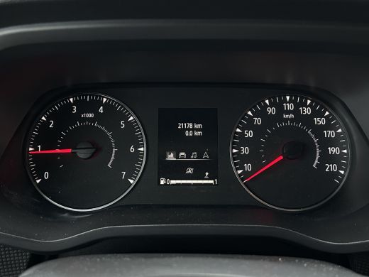 Renault Trafic 2.0 dCi / L2H1 / 1e EIG. / 21.178 KM !! / TREKHAAK / AIRCO / CRUISE / NAVI / APPLE CARPLAY / 3-ZI... ActivLease financial lease