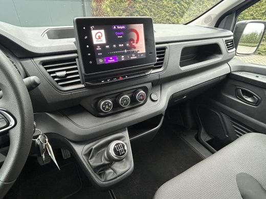 Renault Trafic 2.0 dCi / L2H1 / 1e EIG. / 54.177 KM !! / TREKHAAK / AIRCO / CRUISE / NAVI / APPLE CARPLAY / 3-ZI... ActivLease financial lease