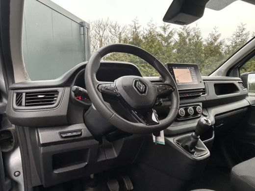 Renault Trafic 2.0 dCi / L2H1 / 1e EIG. / 54.177 KM !! / TREKHAAK / AIRCO / CRUISE / NAVI / APPLE CARPLAY / 3-ZI... ActivLease financial lease
