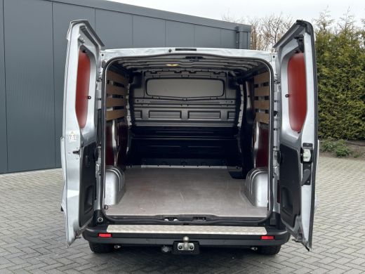 Renault Trafic 2.0 dCi / L2H1 / 1e EIG. / 54.177 KM !! / TREKHAAK / AIRCO / CRUISE / NAVI / APPLE CARPLAY / 3-ZI... ActivLease financial lease