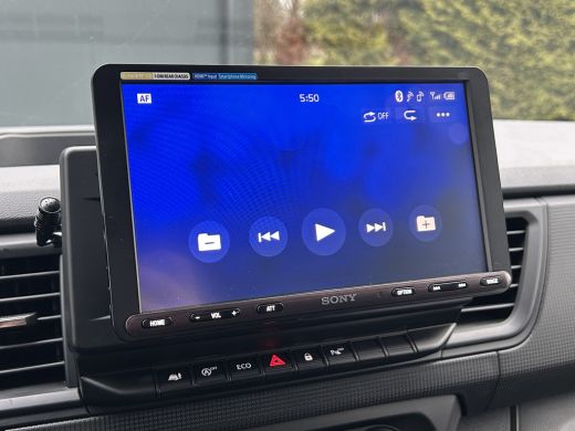 Renault Trafic 2.0 dCi / L2H1 / 24.451 KM !! / 1e EIG. / TREKHAAK / AIRCO / CRUISE / BLUETOOTH / 3-ZITS ActivLease financial lease