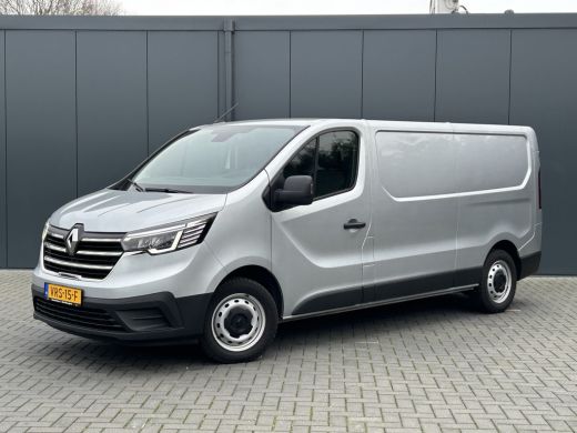 Renault Trafic 2.0 dCi / L2H1 / 24.451 KM !! / 1e EIG. / TREKHAAK / AIRCO / CRUISE / BLUETOOTH / 3-ZITS ActivLease financial lease