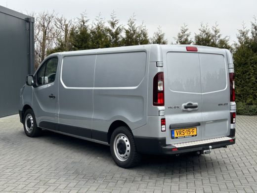 Renault Trafic 2.0 dCi / L2H1 / 24.451 KM !! / 1e EIG. / TREKHAAK / AIRCO / CRUISE / BLUETOOTH / 3-ZITS ActivLease financial lease
