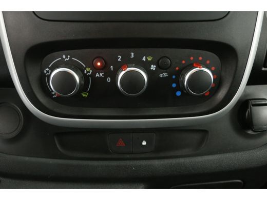 Renault Trafic 2.0 dCi T29 L2H1 | DC | Airco | Cruise | Navi | Trekh. | Imperiaal | Parkeersens. ActivLease financial lease