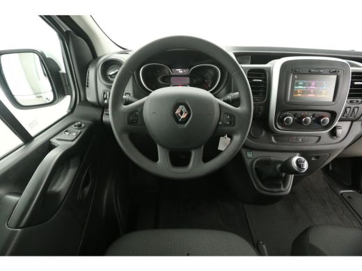Renault Trafic 2.0 dCi T29 L2H1 | DC | Airco | Cruise | Navi | Trekh. | Imperiaal | Parkeersens. ActivLease financial lease