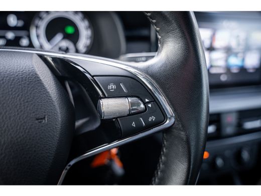 Skoda Kamiq 1.0 TSI Ambition | Airco | Lichtmetalen velgen 10-spaaks 16" | Metaalkleur ActivLease financial lease