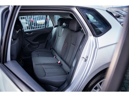 Skoda Kamiq 1.0 TSI Ambition | Airco | Lichtmetalen velgen 10-spaaks 16" | Metaalkleur ActivLease financial lease