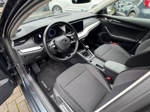 Skoda Octavia Combi 1.0 TSI Business Edition Virtual/Trekhaak/Clima/Navi/LED/Cruise/LM-Velgen ActivLease financial lease