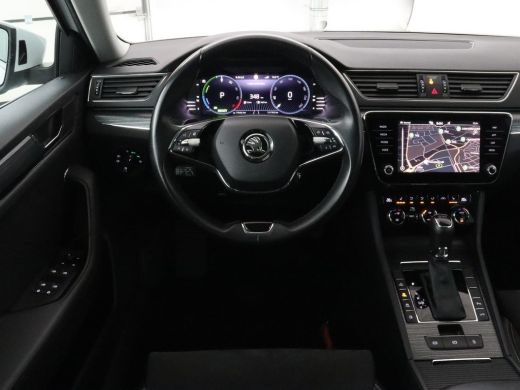 Skoda Superb 1.4 TSI iV Business Edition Plus | Trekhaak | Leder/Alcantara | Adaptive cruise | Stoelverwarming... ActivLease financial lease