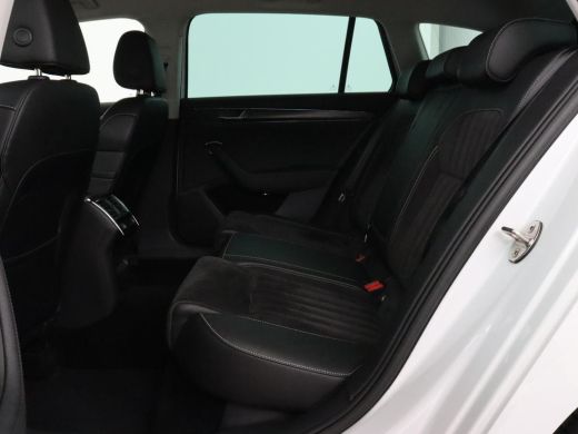 Skoda Superb 1.4 TSI iV Business Edition Plus | Trekhaak | Leder/Alcantara | Adaptive cruise | Stoelverwarming... ActivLease financial lease