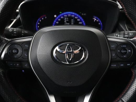 Toyota Corolla 1.8 Hybrid GR-Sport | Trekhaak | Stoelverwarming | Carplay | Camera | Sportstoelen | Park Assist ... ActivLease financial lease