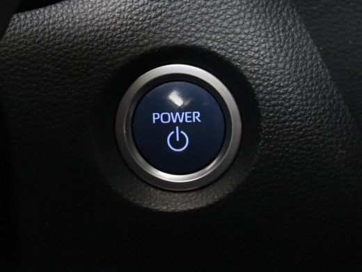 Toyota Corolla 1.8 Hybrid GR-Sport | Trekhaak | Stoelverwarming | Carplay | Camera | Sportstoelen | Park Assist ... ActivLease financial lease