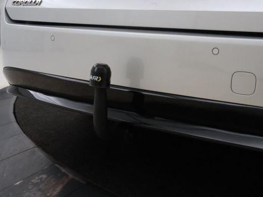 Toyota Corolla 1.8 Hybrid GR-Sport | Trekhaak | Stoelverwarming | Carplay | Camera | Sportstoelen | Park Assist ... ActivLease financial lease