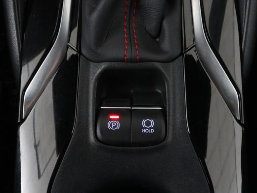 Toyota Corolla 1.8 Hybrid GR-Sport | Trekhaak | Stoelverwarming | Carplay | Camera | Sportstoelen | Park Assist ... ActivLease financial lease