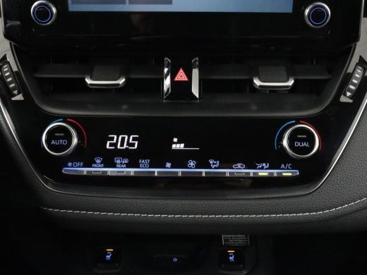 Toyota Corolla 1.8 Hybrid GR-Sport | Trekhaak | Stoelverwarming | Carplay | Camera | Sportstoelen | Park Assist ... ActivLease financial lease