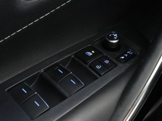 Toyota Corolla 1.8 Hybrid GR-Sport | Trekhaak | Stoelverwarming | Carplay | Camera | Sportstoelen | Park Assist ... ActivLease financial lease