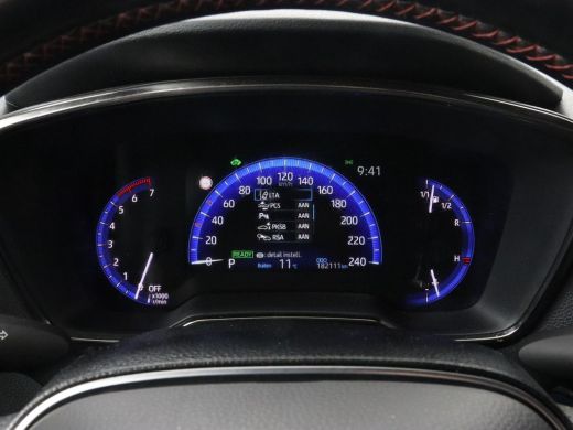 Toyota Corolla 1.8 Hybrid GR-Sport | Trekhaak | Stoelverwarming | Carplay | Camera | Sportstoelen | Park Assist ... ActivLease financial lease