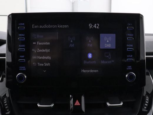 Toyota Corolla 1.8 Hybrid GR-Sport | Trekhaak | Stoelverwarming | Carplay | Camera | Sportstoelen | Park Assist ... ActivLease financial lease