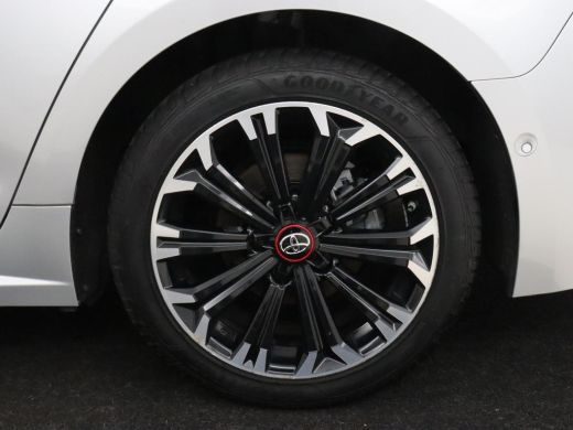 Toyota Corolla 1.8 Hybrid GR-Sport | Trekhaak | Stoelverwarming | Carplay | Camera | Sportstoelen | Park Assist ... ActivLease financial lease