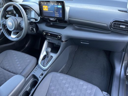 Toyota Yaris 1.5 Hybrid 115 Active | Ash grey metallic | Nieuw uit voorraad leverbaar | ActivLease financial lease