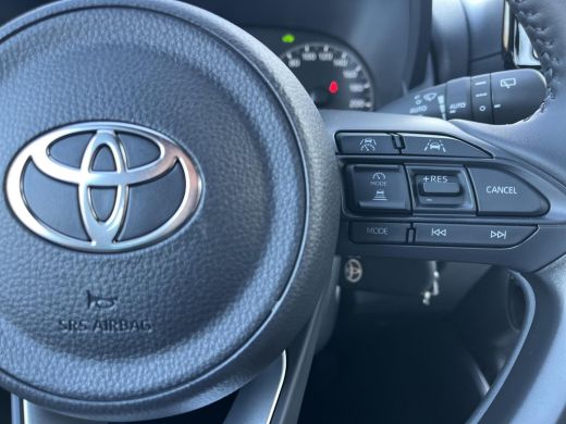 Toyota Yaris 1.5 Hybrid 115 Active | Ash grey metallic | Nieuw uit voorraad leverbaar | ActivLease financial lease