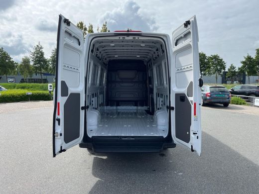Volkswagen Crafter 35 2.0 TDI L4H3 | Comfortline | 177 Pk | wb 4490mm | A- Camera | App Connect |ERGO | ActivLease financial lease