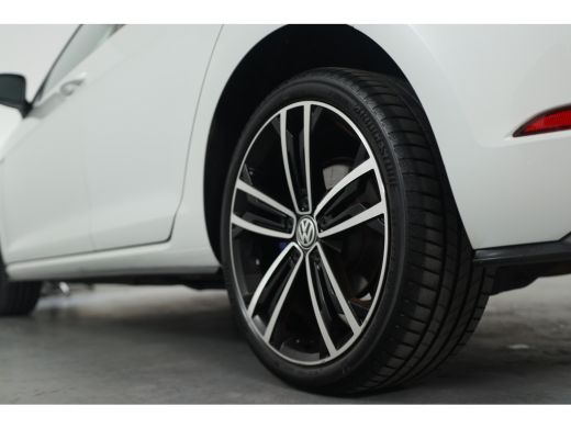 Volkswagen Golf 1.4 TSI PHEV GTE | LED | Camera | Leder | Memory | Sfeer Verlichting | Digital Cockpit | BLIS | K... ActivLease financial lease