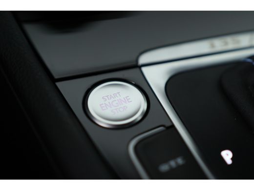 Volkswagen Golf 1.4 TSI PHEV GTE | LED | Camera | Leder | Memory | Sfeer Verlichting | Digital Cockpit | BLIS | K... ActivLease financial lease