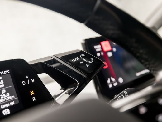 Volkswagen ID.3 First Plus 58 kWh 204Pk Automaat (APPLE CARPLAY, GROOT NAVI, CAMERA, STUUR/STOELVERWARMING, KEYLE... ActivLease financial lease