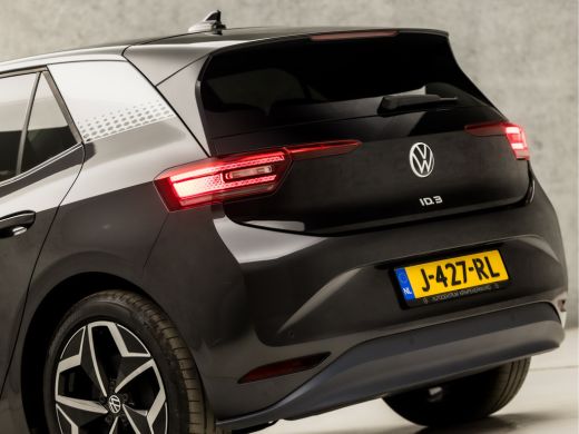 Volkswagen ID.3 First Plus 58 kWh 204Pk Automaat (APPLE CARPLAY, GROOT NAVI, CAMERA, STUUR/STOELVERWARMING, KEYLE... ActivLease financial lease