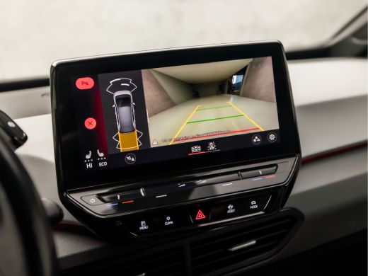 Volkswagen ID.3 First Plus 58 kWh 204Pk Automaat (APPLE CARPLAY, GROOT NAVI, CAMERA, STUUR/STOELVERWARMING, KEYLE... ActivLease financial lease