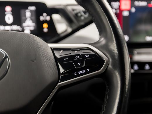 Volkswagen ID.3 First Plus 58 kWh 204Pk Automaat (APPLE CARPLAY, GROOT NAVI, CAMERA, STUUR/STOELVERWARMING, KEYLE... ActivLease financial lease
