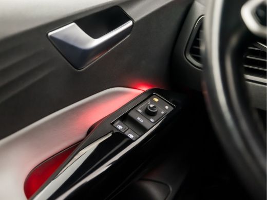 Volkswagen ID.3 First Plus 58 kWh 204Pk Automaat (APPLE CARPLAY, GROOT NAVI, CAMERA, STUUR/STOELVERWARMING, KEYLE... ActivLease financial lease
