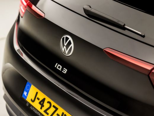 Volkswagen ID.3 First Plus 58 kWh 204Pk Automaat (APPLE CARPLAY, GROOT NAVI, CAMERA, STUUR/STOELVERWARMING, KEYLE... ActivLease financial lease