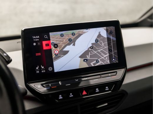 Volkswagen ID.3 First Plus 58 kWh 204Pk Automaat (APPLE CARPLAY, GROOT NAVI, CAMERA, STUUR/STOELVERWARMING, KEYLE... ActivLease financial lease