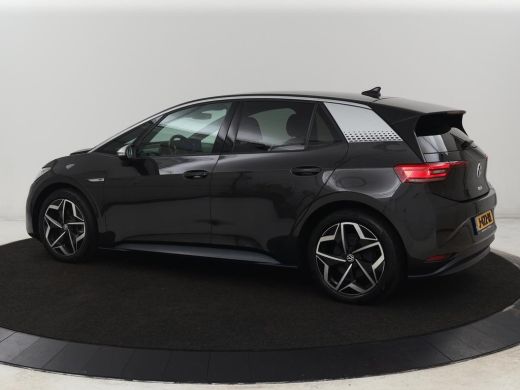 Volkswagen ID.3 First Plus 58 kWh | Stoelverwarming | Adaptive cruise | Matrix LED | Camera | Carplay | Sfeerverl... ActivLease financial lease
