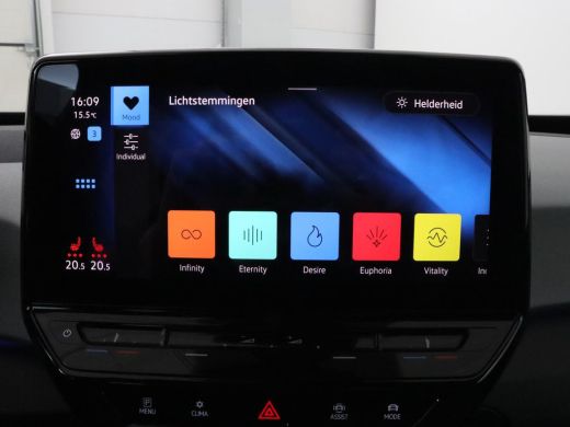 Volkswagen ID.3 First Plus 58 kWh | Stoelverwarming | Adaptive cruise | Matrix LED | Camera | Carplay | Sfeerverl... ActivLease financial lease