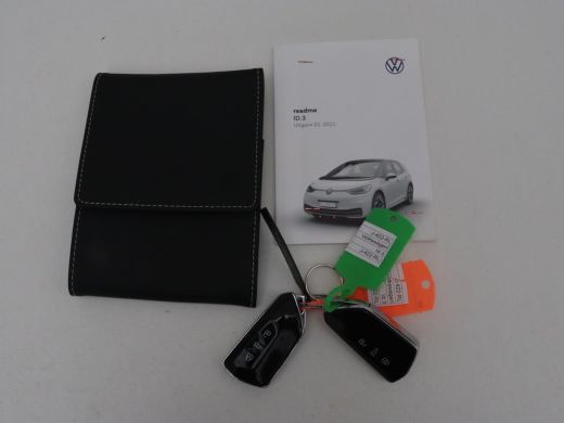 Volkswagen ID.3 First Plus 58 kWh | Stoelverwarming | Adaptive cruise | Matrix LED | Camera | Carplay | Sfeerverl... ActivLease financial lease