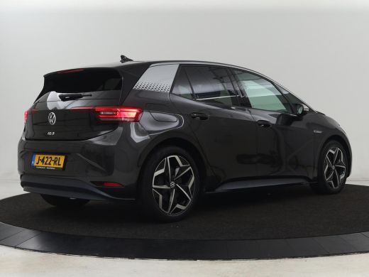 Volkswagen ID.3 First Plus 58 kWh | Stoelverwarming | Adaptive cruise | Matrix LED | Camera | Carplay | Sfeerverl... ActivLease financial lease